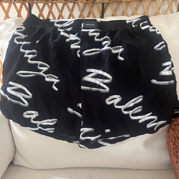 Balenciaga Black/White Script Set - Picture 2 of 16